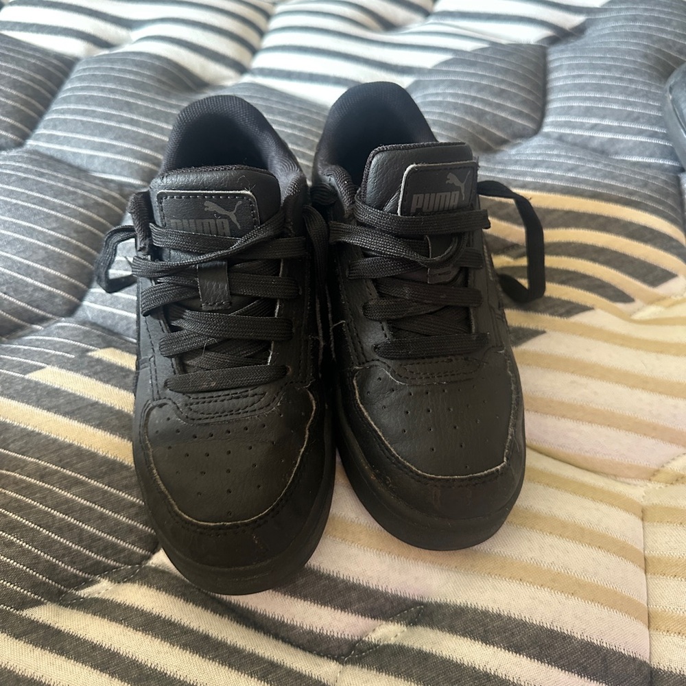 Boys Puma Classic Black sneakers
